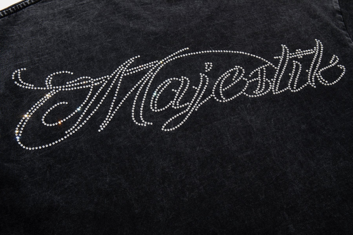 MAJESTIK Astronaut Trophy Graphic T-Shirt ¡ª detail