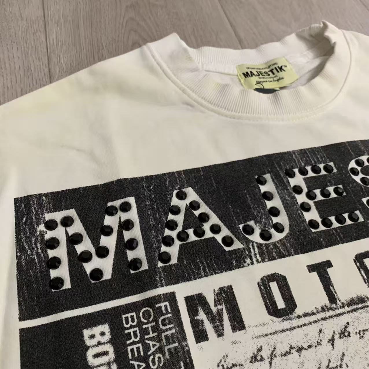 MAJESTIK Motor Club Graphic T-Shirt ¡ª neck_label