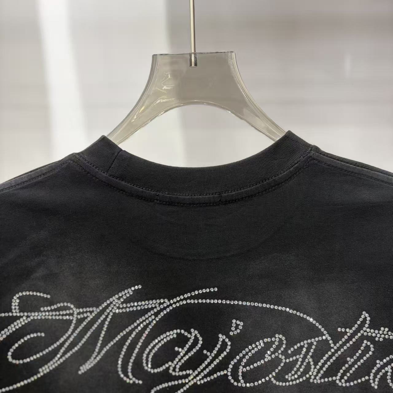 MAJESTIK Script Graphic Short-Sleeve T-Shirt ¡ª detail