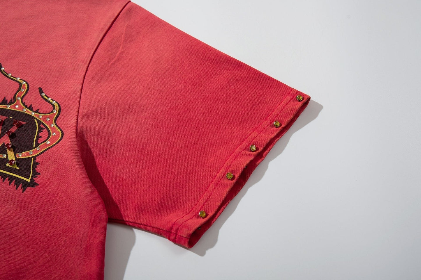 MAJESTIK Washed Red Graphic Short-Sleeve T-Shirt ¡ª detail